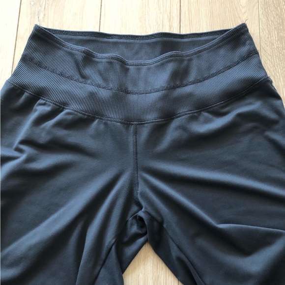 Mizuno Elite Lightweight Performance Flare Pants in Grey Size M Long - Picture 5 of 12